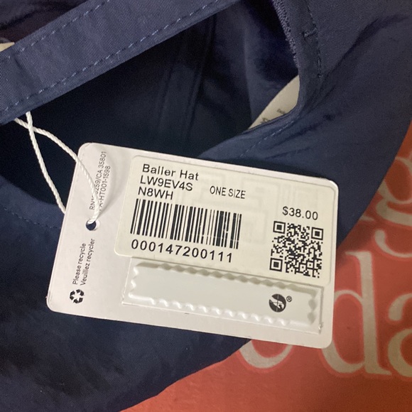 NWT Lululemon Women's Baller Hat
*Soft. Navy Blue O/S Water-repellent
Adjustable - Picture 5 of 10